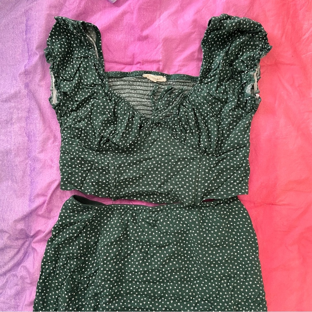 LA Hearts green and white floral set